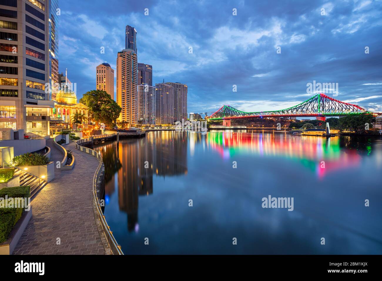 Brisbane. Immagine del paesaggio urbano dello skyline di Brisbane, Australia durante l'ora blu al crepuscolo. Foto Stock
