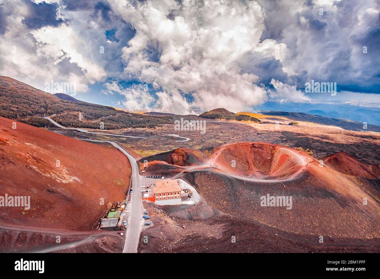 Cratere del vulcano Etna Sicilia, Italia. Foto panoramica aerea. Vista dall'alto. Foto Stock