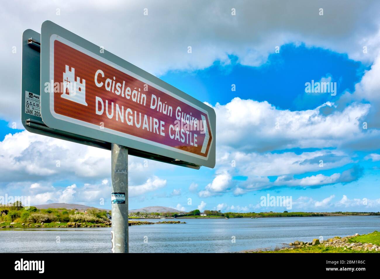 Indicazioni per Dunguaire Castle, County Galway, Irlanda Foto Stock