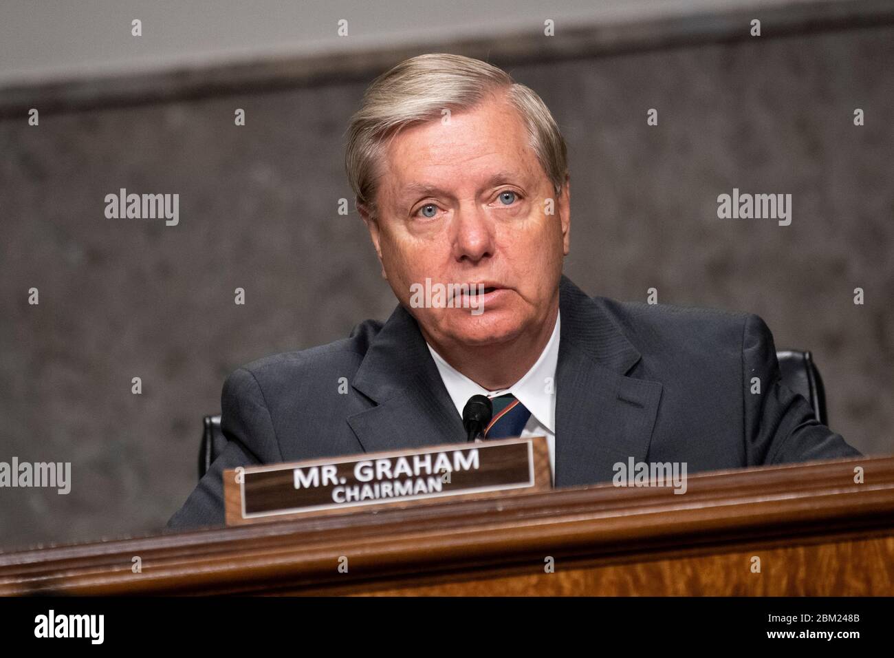 Il senatore degli Stati Uniti Lindsey Graham (Repubblicano della Carolina del Sud), Presidente, Comitato giudiziario del Senato degli Stati Uniti, parla durante un'audizione di conferma del Comitato giudiziario del Senato degli Stati Uniti per Justin Reed Walker di essere giudice del circuito degli Stati Uniti per il Distretto del Columbia Circuit, a Capitol Hill a Washington, DC Mercoledì, 6 maggio 2020. Credit: Caroline Brehman / Pool via CNP | utilizzo nel mondo Foto Stock