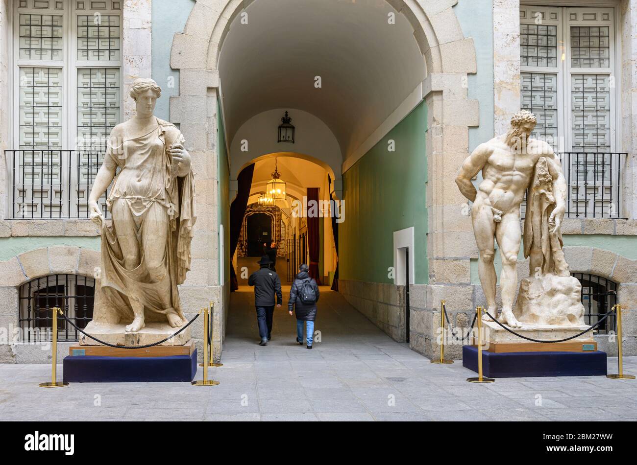 Copie di antiche statue greche e romane nel cortile interno dell'Accademia reale di Belle Arti di San Fernando, Madrid, Spagna, Foto Stock