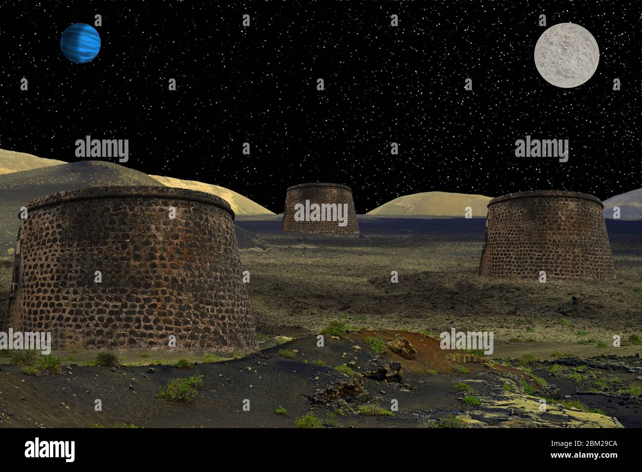 Questa visione della fortezza aliena si basa su Castillo Coloradas sul paesaggio vulcanico di Lanzarote. Foto Stock