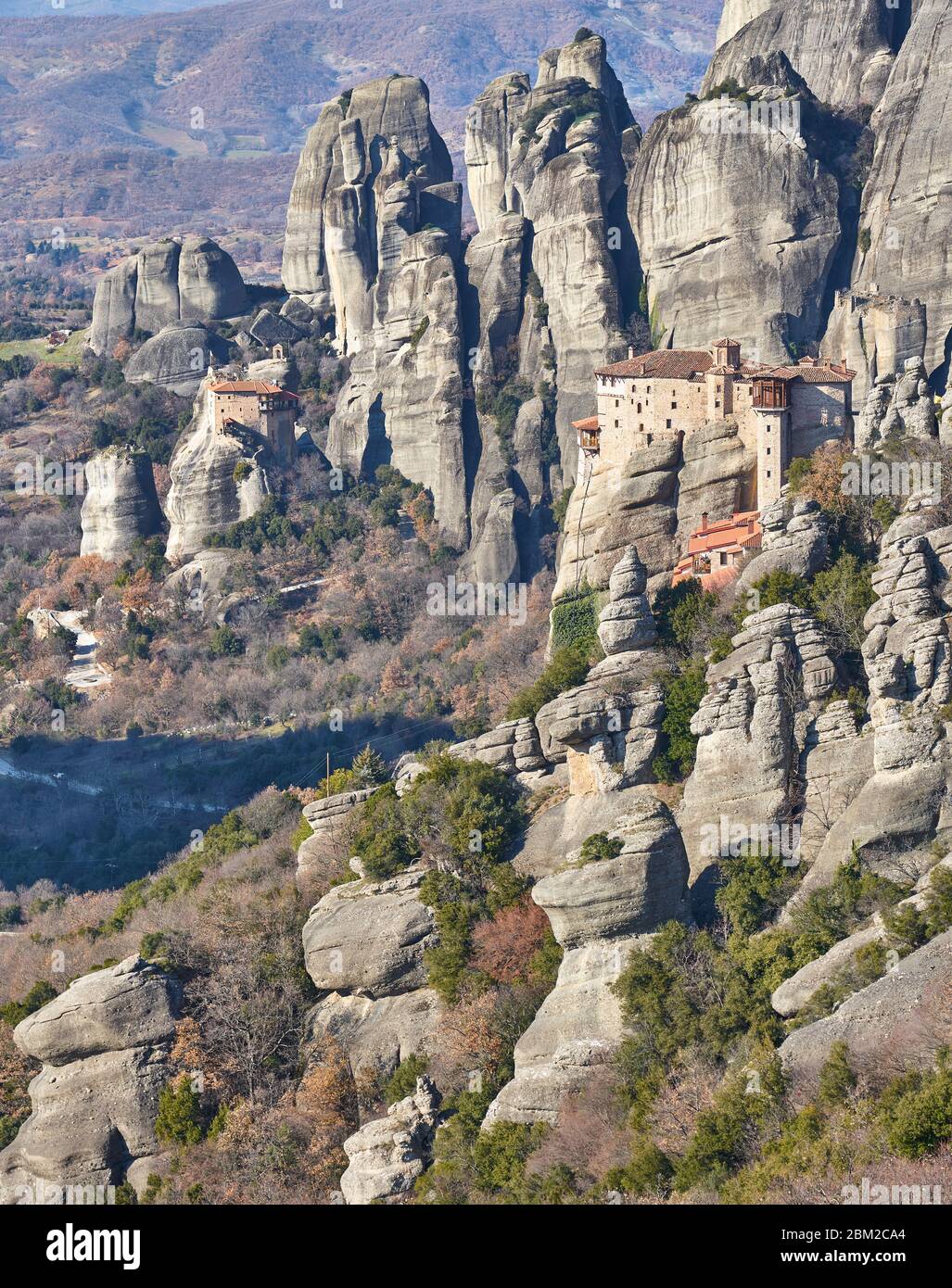 Panorama dei monasteri ortodossi orientali di Meteora, Kalabaka, Grecia Foto Stock