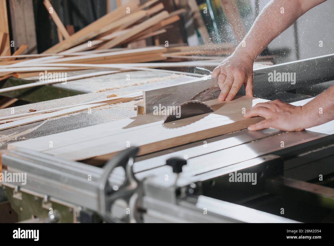 Falegnameria e legno lavoro concetto falegname professionale