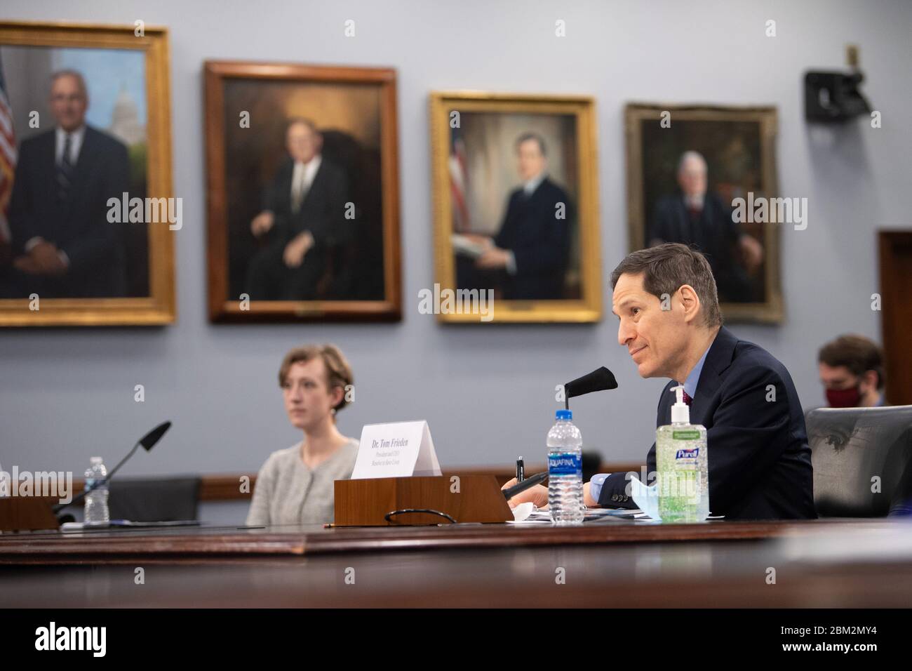 Washington, Stati Uniti. 06 maggio 2020. L'ex amministratore del CDC Tom Frieden e il Dr. Caitlin Rivers, un Senior Scholar presso il Johns Hopkins Center for Health and Security, testimoniano durante un'audizione del Comitato per gli Appellamenti della Casa sulla risposta COVID-19, a Capitol Hill a Washington, DC, mercoledì 6 maggio 2020. Foto di Kevin Dietsch/UPI. Credit: UPI/Alamy Live News Foto Stock