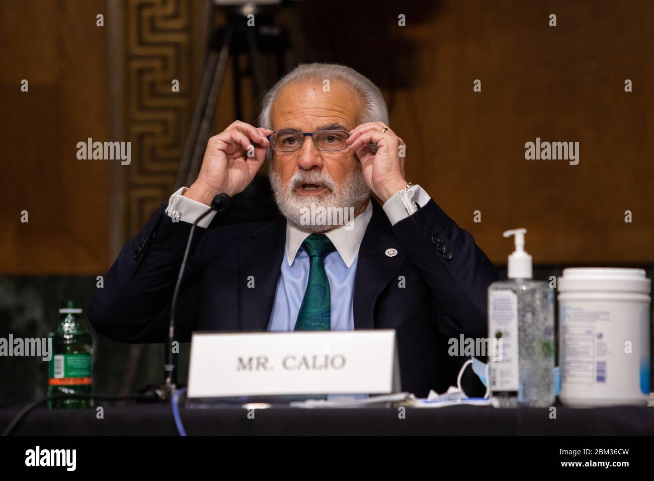 Nicholas Calio presidente e CEO di Airlines for America testimonia durante il suo discorso di apertura su Capitol Hill, a Washington, DC, Mercoledì 6 maggio 2020, durante un Comitato per il Commercio, la Scienza e i Trasporti del Senato degli Stati Uniti, sullo stato dell'industria aeronautica e l'impatto del Coronavirus pandemic.Credit: Graeme Jennings/Pool via CNP | utilizzo in tutto il mondo Foto Stock