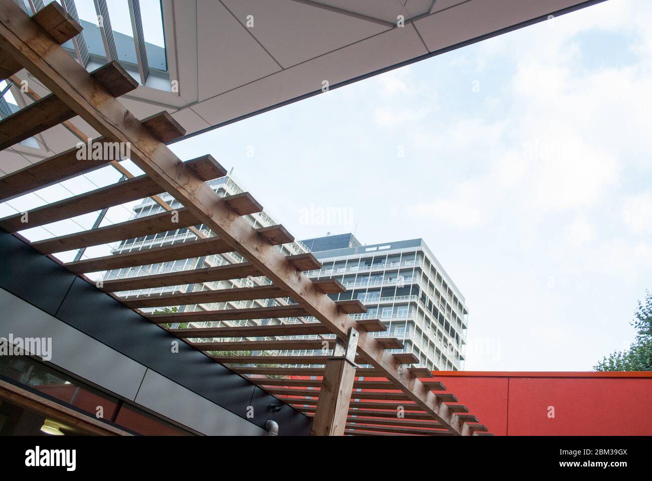 Modern Healthcare Maggie's Center, Charing Cross Hospital, Fulham Palace Road, Londra, W6 8RF di Rogers Stirk Harbour & Partners Foto Stock