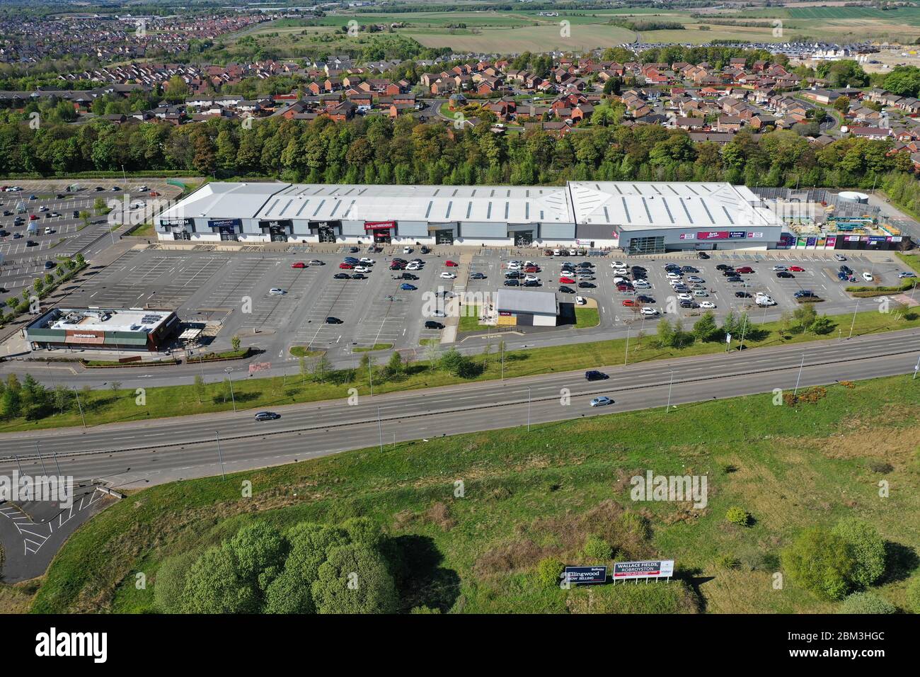 Vista aerea del drone di Glasgow North Retail Park Robroyston Foto Stock
