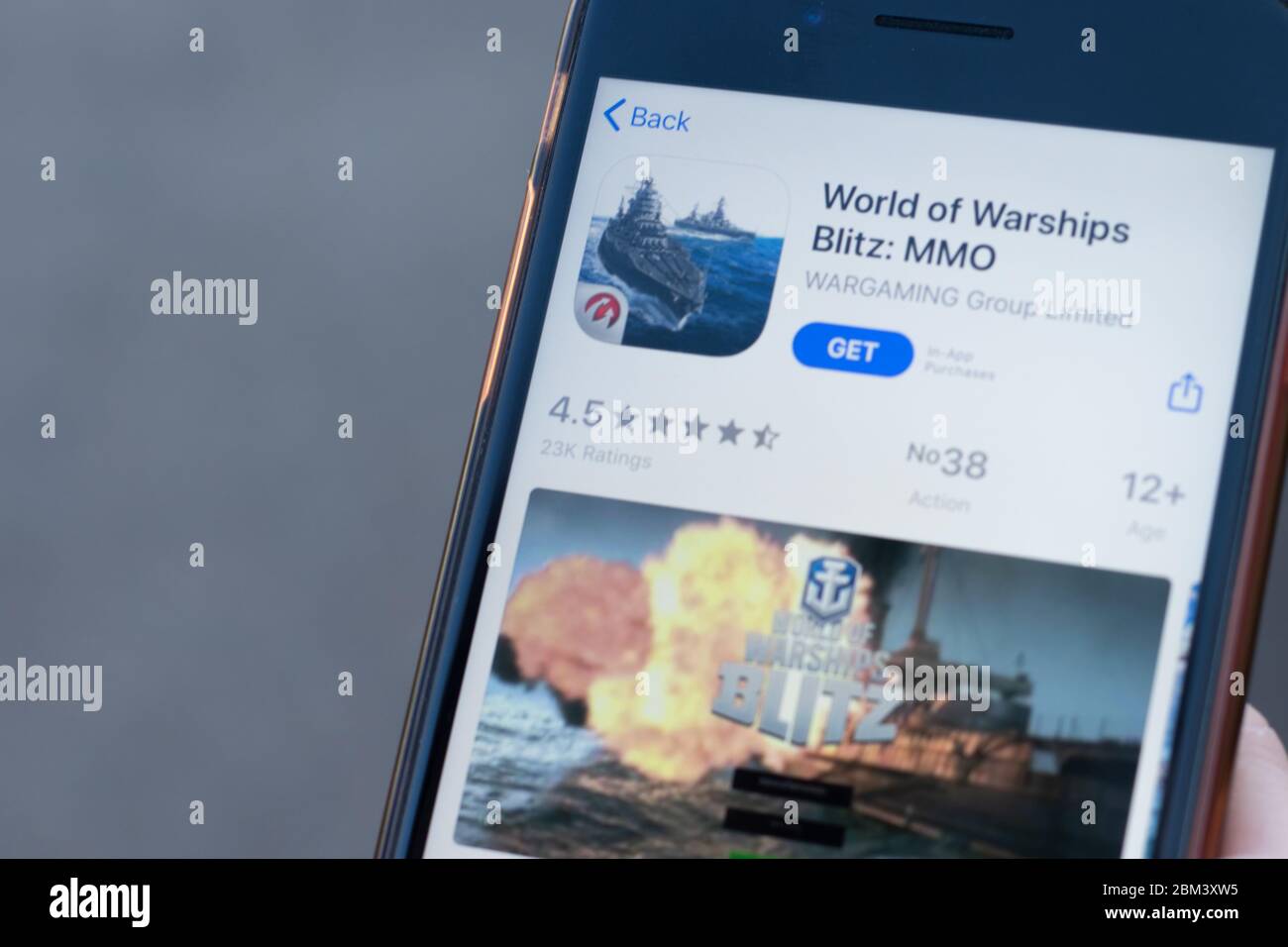 New York, USA - 1 maggio 2020: World of Warships Blitz app logo primo piano sullo schermo del telefono, illustrativa Editoriale Foto Stock