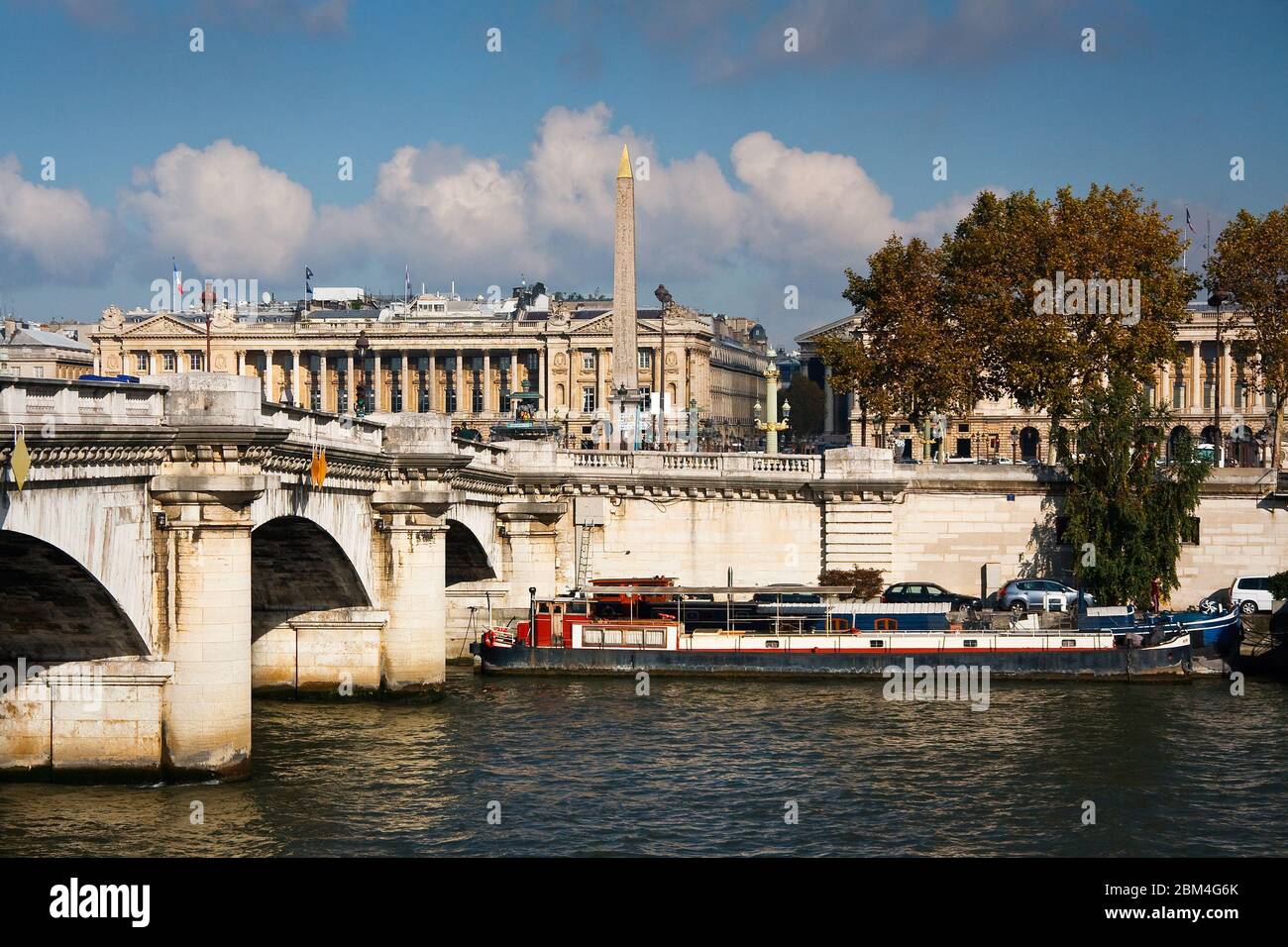 Fiume Senna e architettura storica a Parigi, Francia. Foto Stock