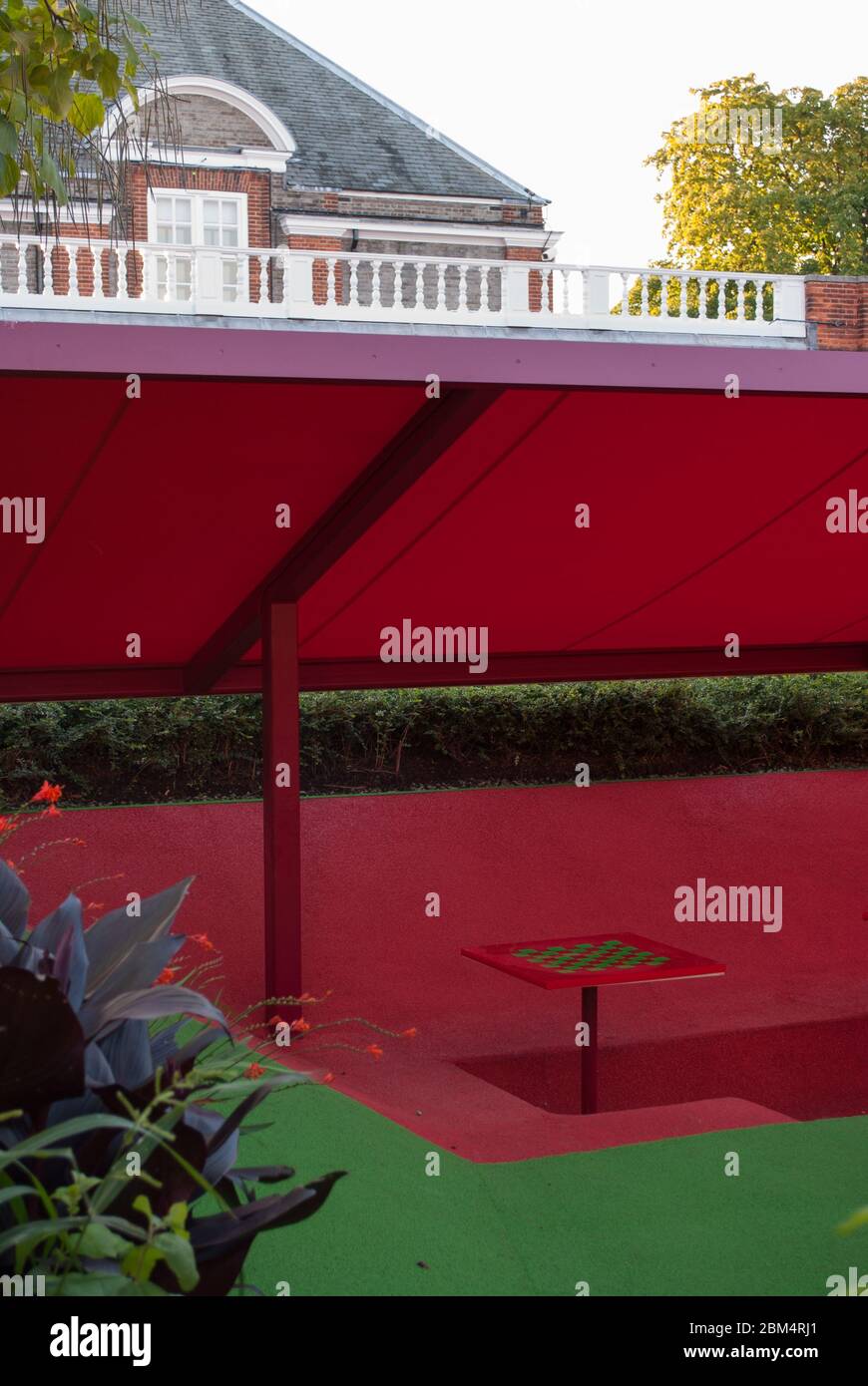 Summer Pavilion Serpentine Galleries Serpentine Pavilion 2010, Kensington Gardens, London, W2 3XA di Jean Nouvel Foto Stock