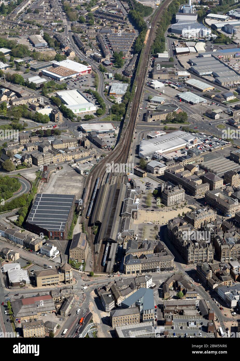 Vista aerea della stazione ferroviaria di Huddersfield Foto Stock