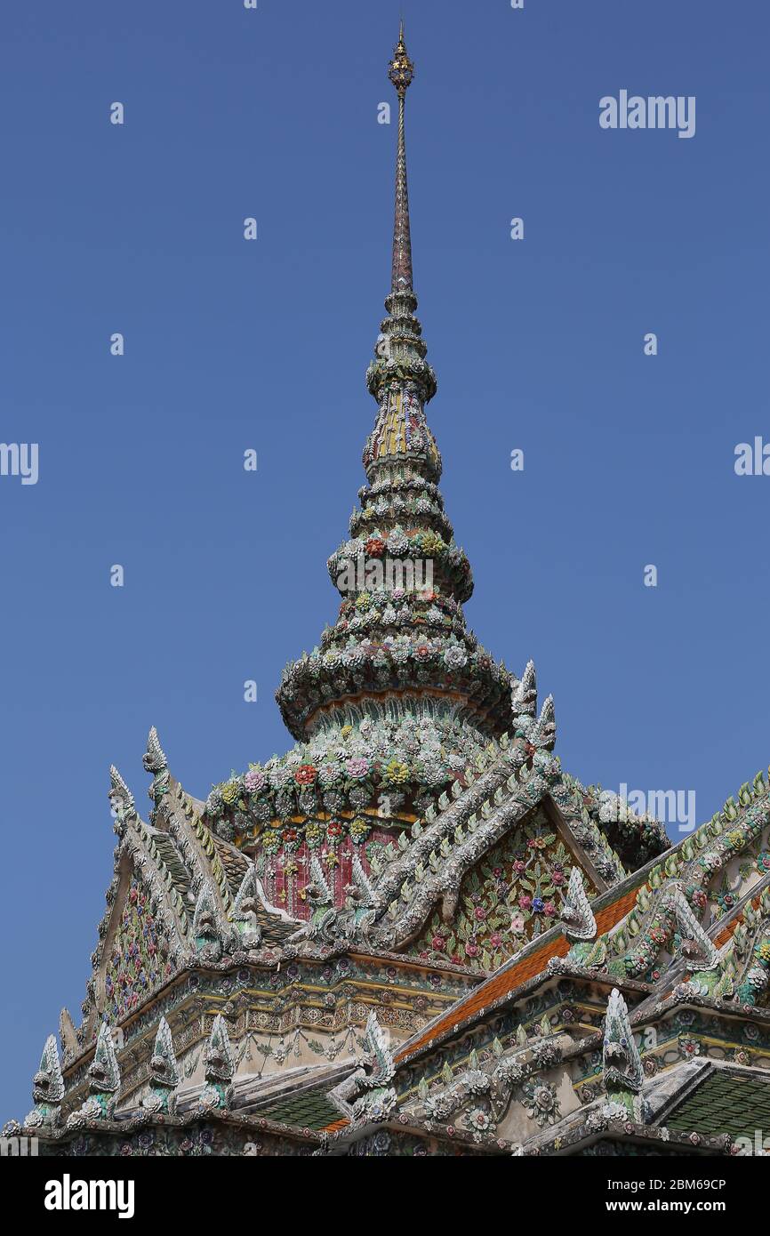 Phra Sawet Kudakhan Wihan Yot nel Grand Palace Phra Borom Maha Ratcha Wang Foto Stock
