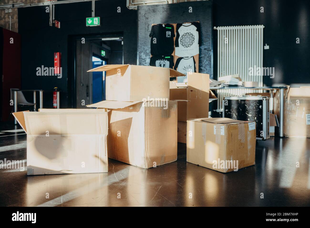scatole di merchandising a fascia Foto Stock
