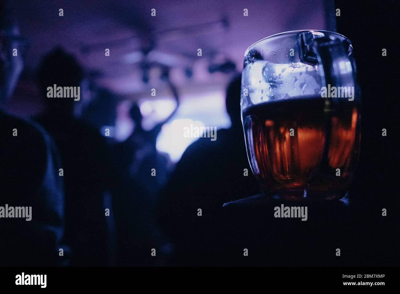 birra in un concerto Foto Stock