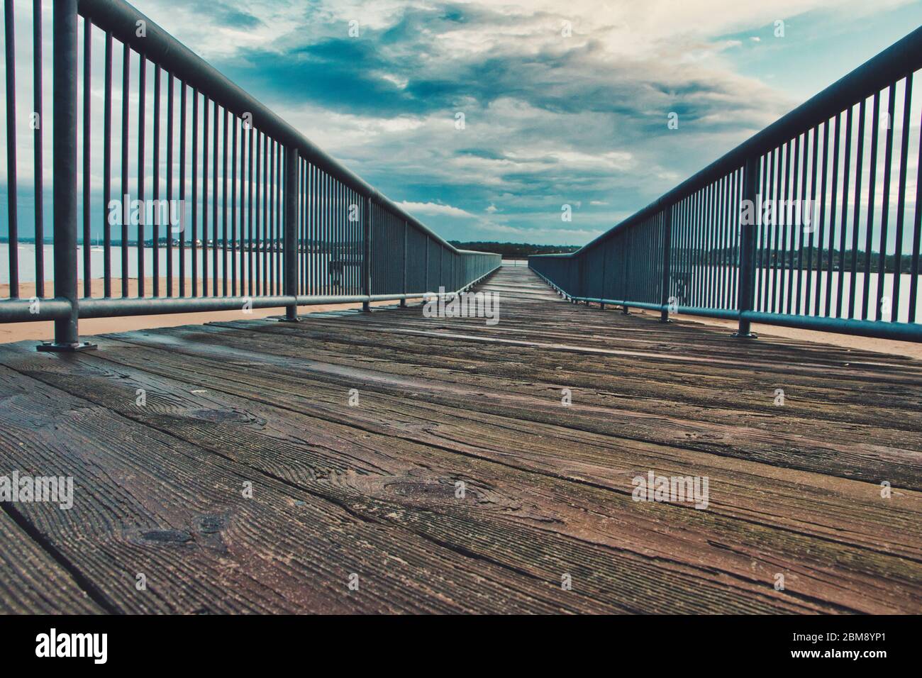 Sfondo passerella in legno immagini e fotografie stock ad alta ...