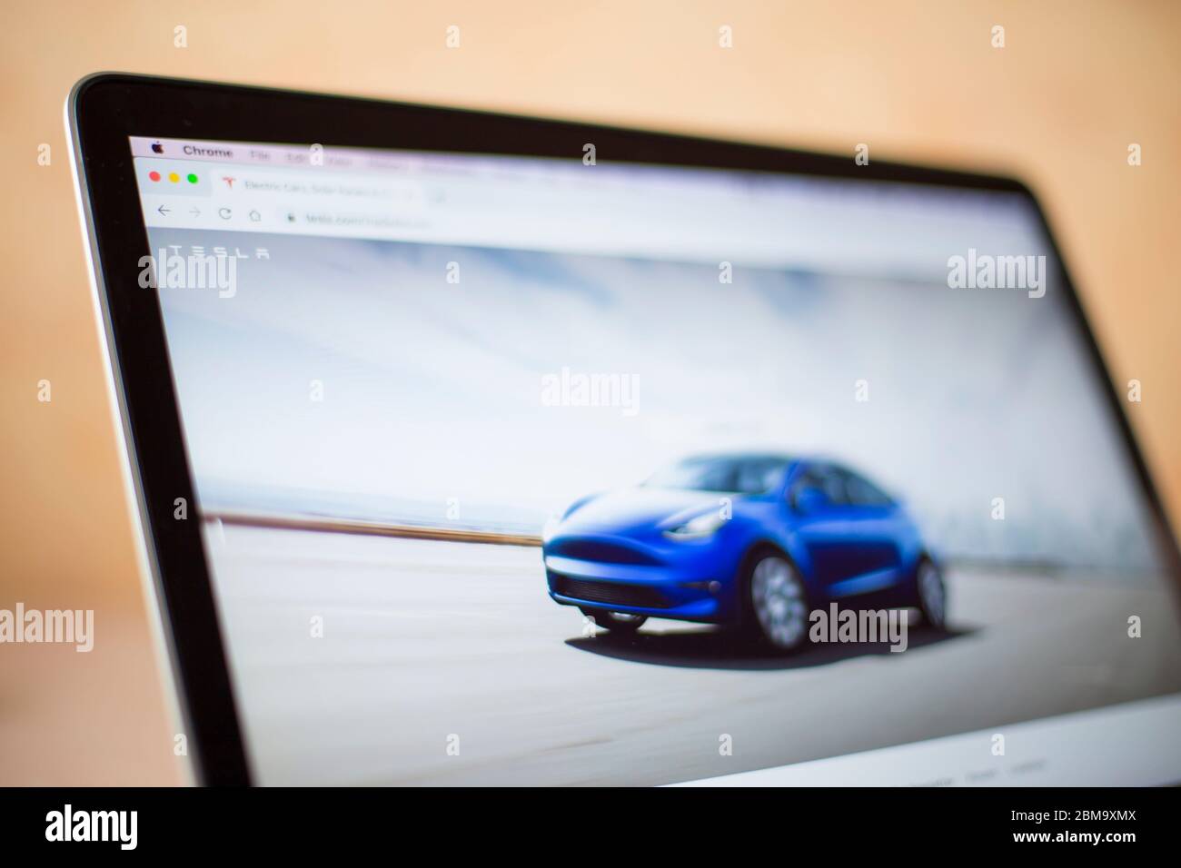 Sito Web aziendale Tesla sullo schermo del computer. Foto Stock