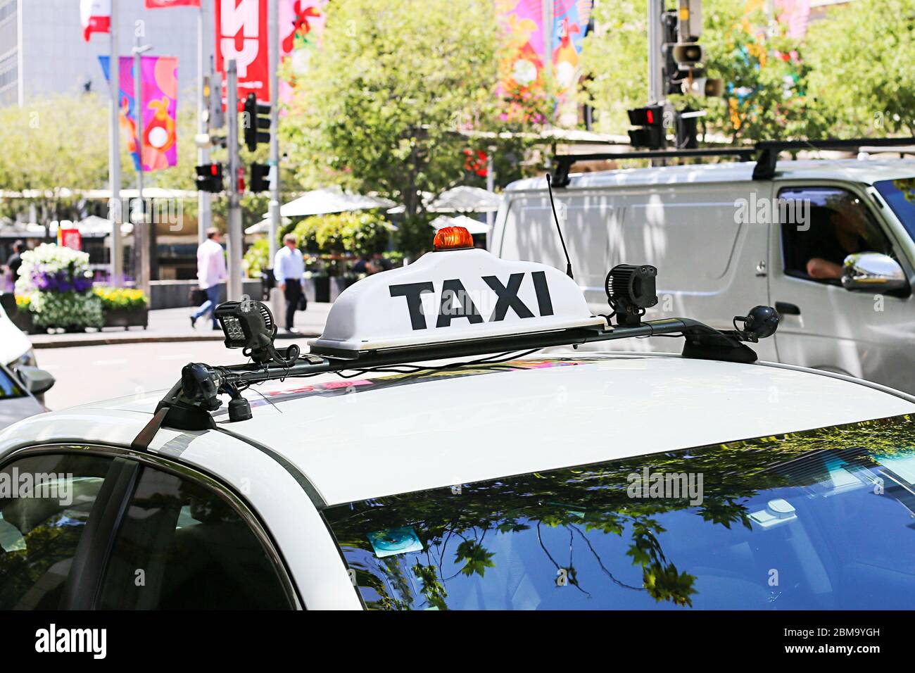 Dettaglio della macchina taxi sulla strada di Sydney, Australia Foto Stock