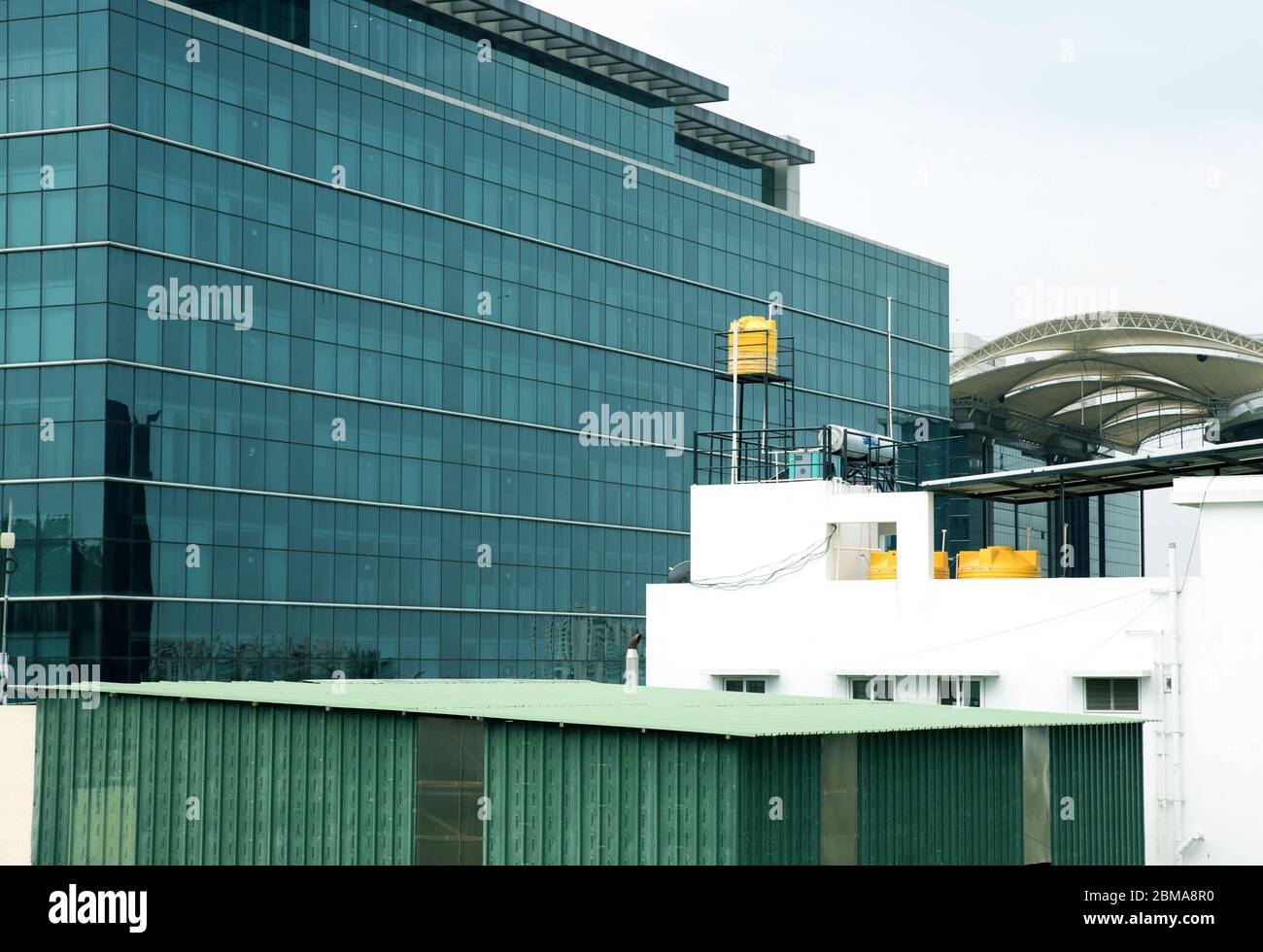 edificio in una città metropolitana Foto Stock