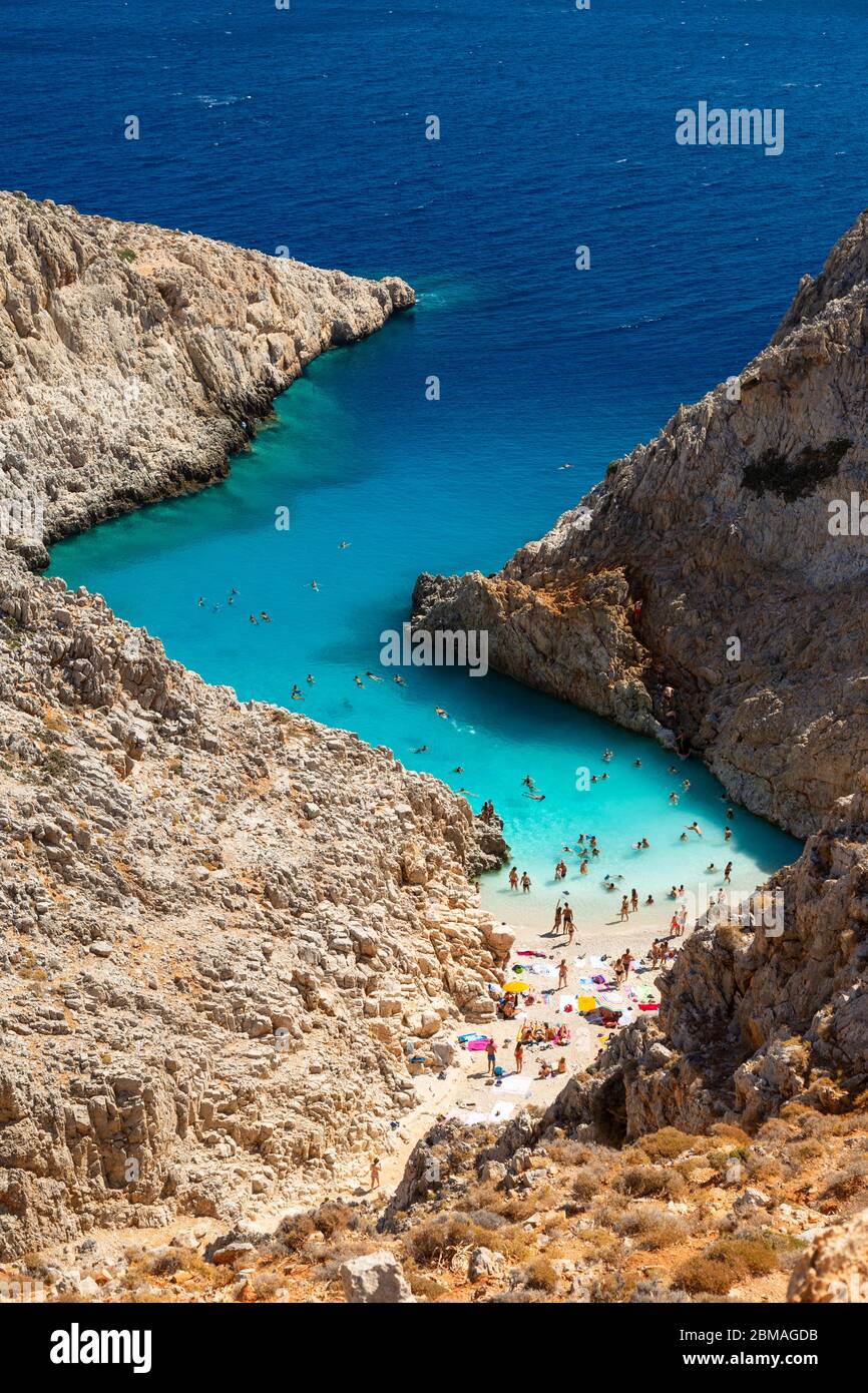 L'insenatura curvilinea della spiaggia di Limania, Creta, Grecia Foto Stock
