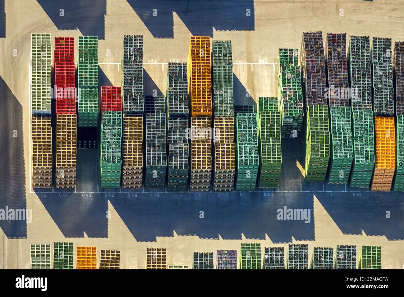 Edifici e sale di produzione presso la fabbrica di birra DAB Dortmunof Actien-Brauerei GmbH in Steigerstrasse a Dortmund, 28.03.2017, Aerial v Foto Stock