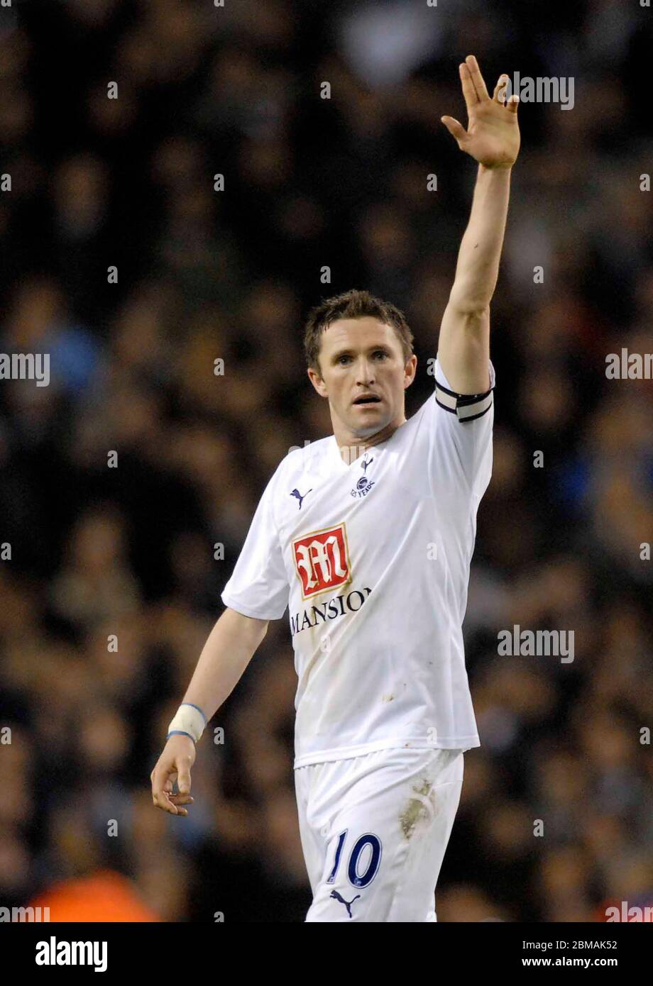 LONDRA, UK marzo 19: Robbie Keane (capitano Spurs) saluta la folla dopo il suo equalizerduring Barclays Premier League tra Tottenham Hotspur an Foto Stock