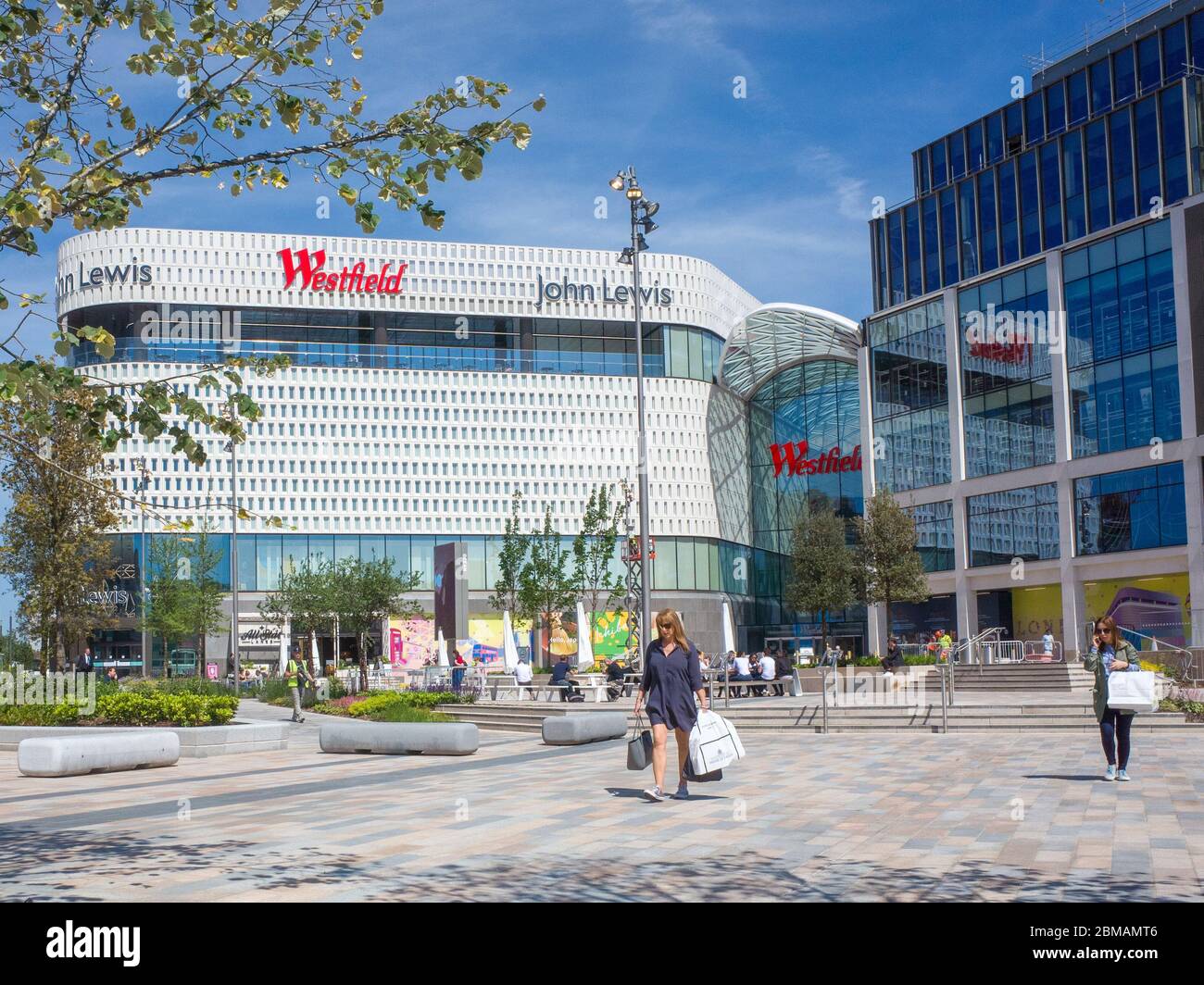 SHEPHERDS BUSH, LONDRA- Westfield Shopping Centre a Shepherds Bush. Conosciuto come Westfield London e White City Foto Stock