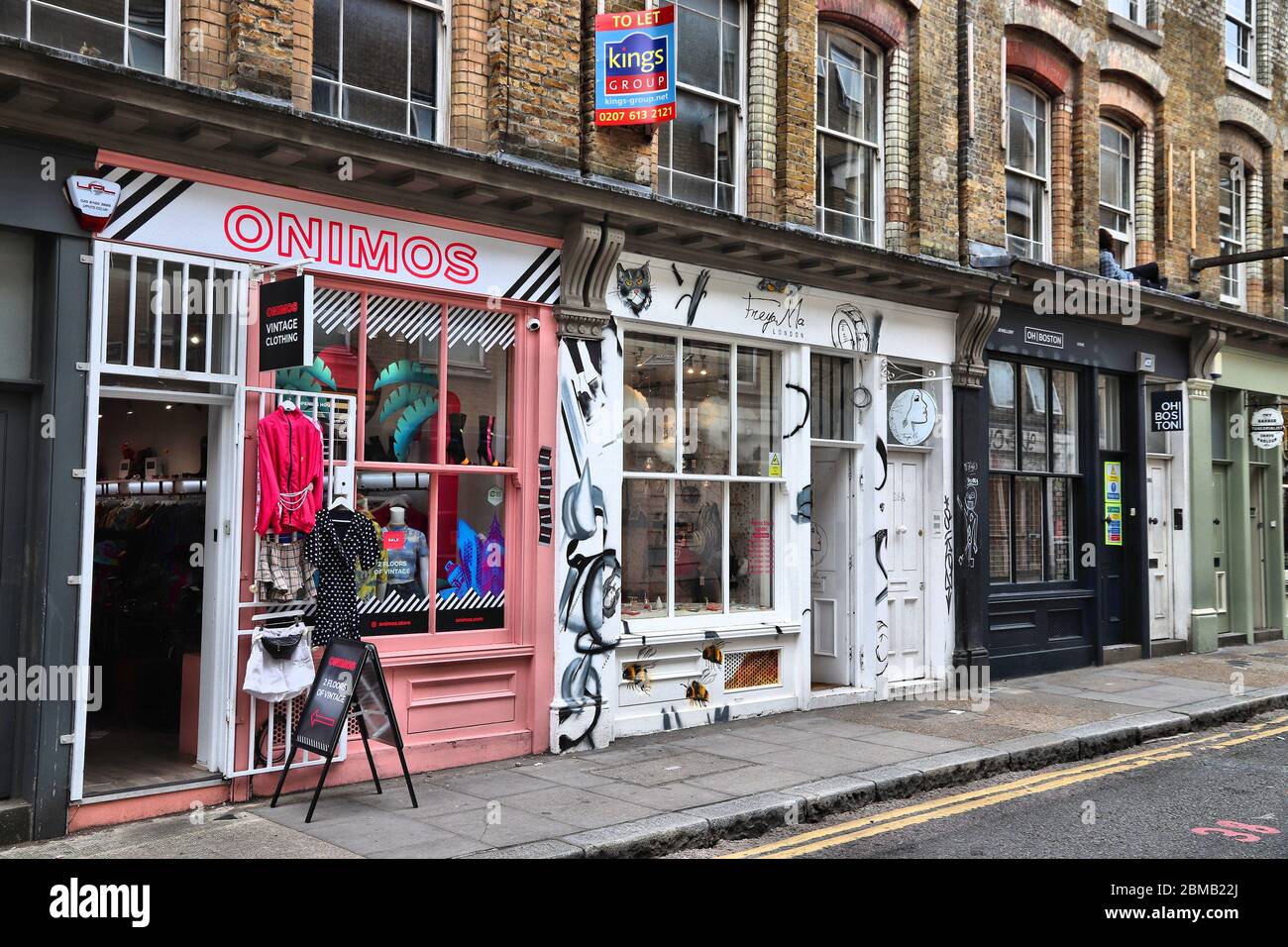 LONDRA, Regno Unito - 13 LUGLIO 2019: Negozi lungo Cheshire Street nella zona est di Londra. E' un'area shopping alternativa alla moda nel London Borough of Tower Hamle Foto Stock