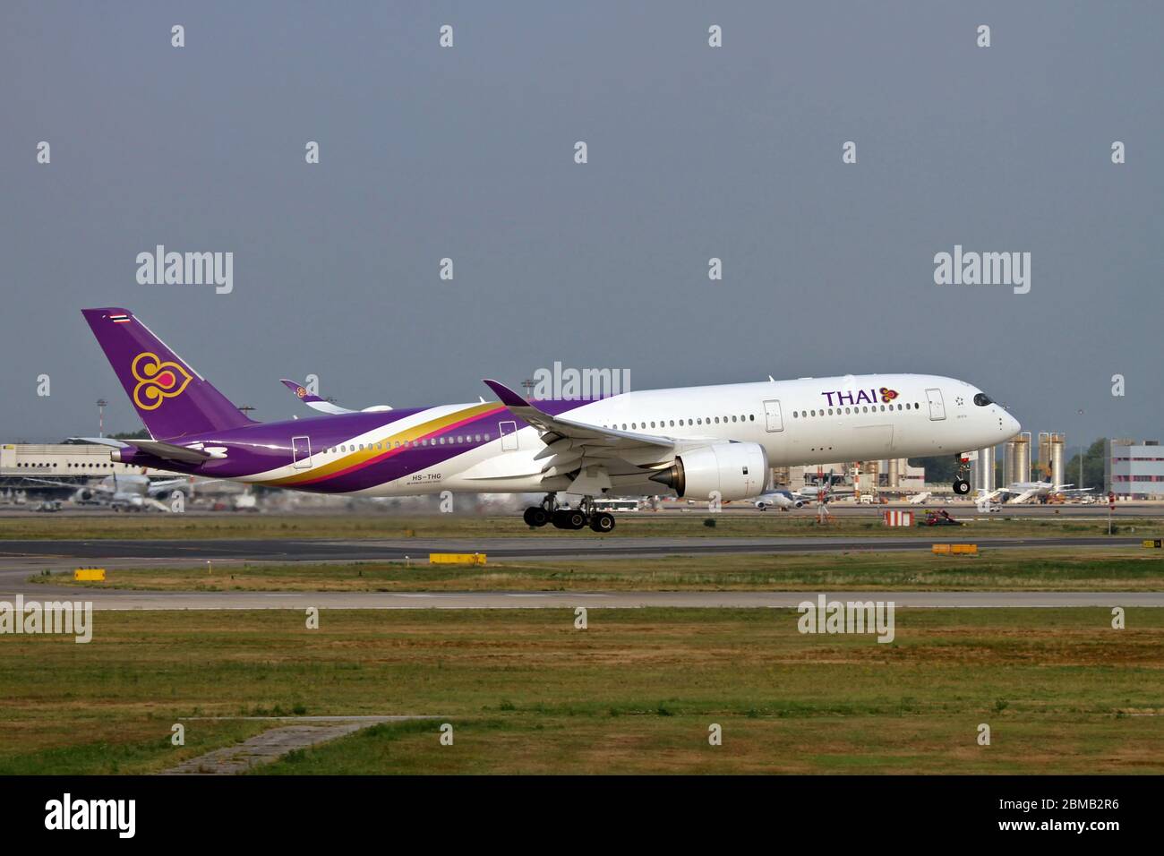 HS-THG Thai Airways International Airbus A350-941 a Malpensa (MXP / LIMC), Milano, Italia Foto Stock