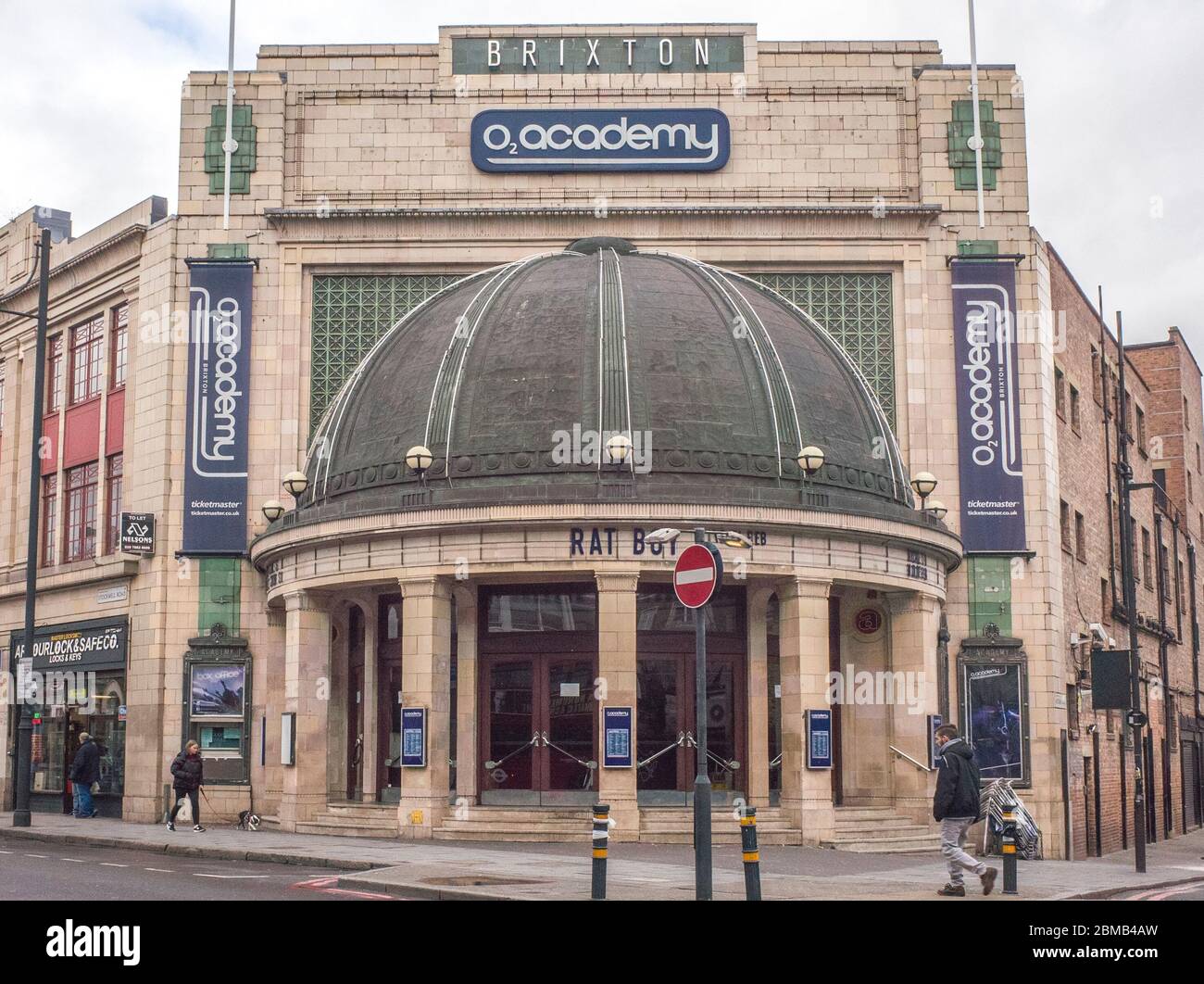 LONDRA - esterno dell'O2 Academy Brixton, un importante locale musicale londinese vicino al centro di Brixton, a sud-ovest di Londra Foto Stock