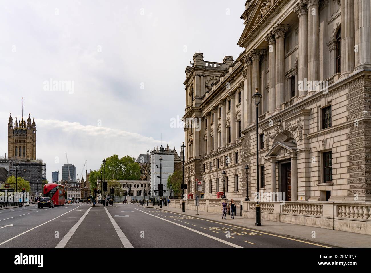 Londra, Regno Unito. Venerdì, 8 maggio, 2020. Una vista del balcone di Churchill dove Winston Churchill dichiarò la vittoria nella seconda guerra mondiale il 8 maggio 1945, foto scattata il 75° anniversario della Giornata del Ve. Data foto: Venerdì 8 maggio 2020. Foto: Roger Garfield/Alamy Foto Stock