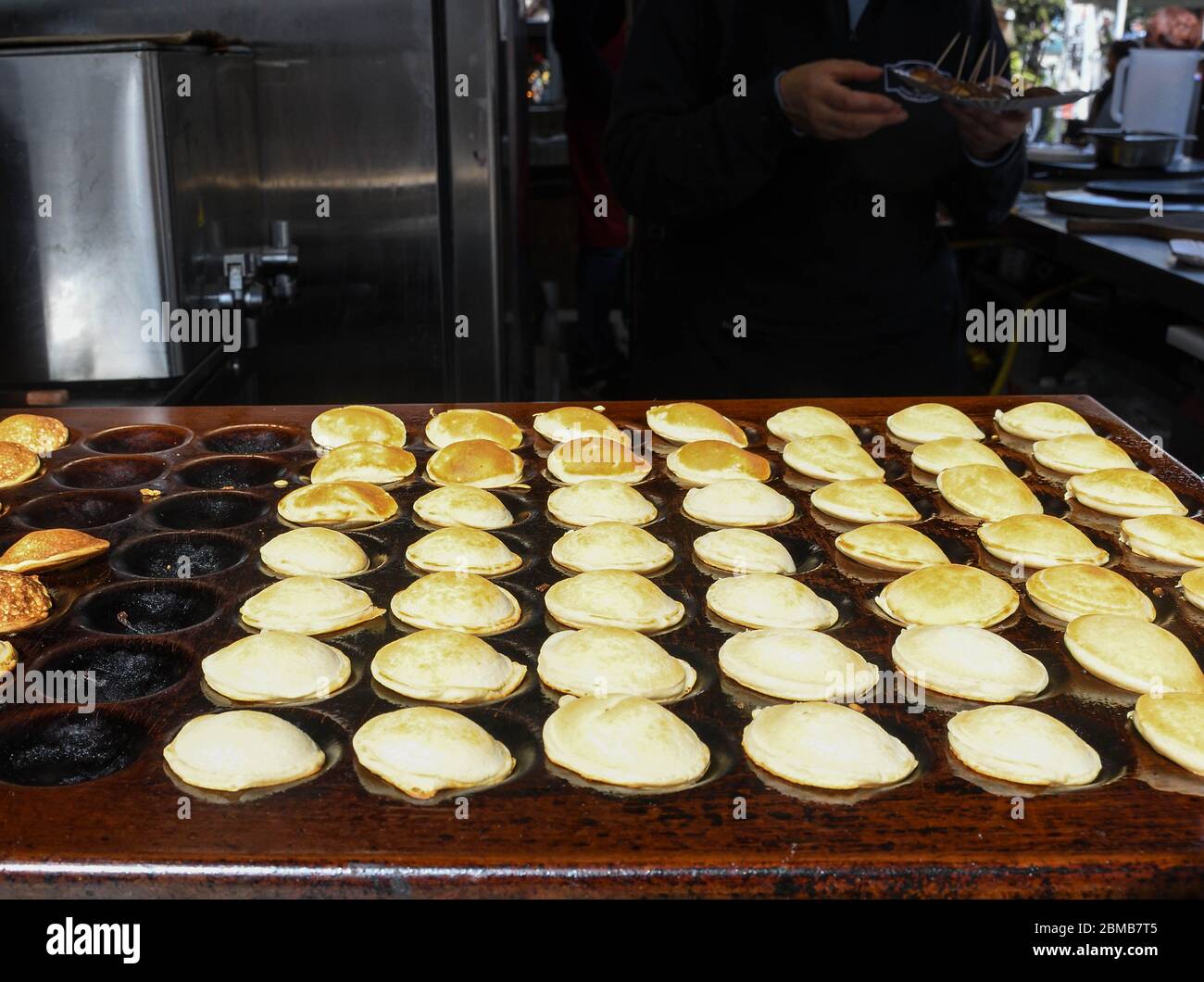 Forno olandese all'aperto di cottura immagini e fotografie stock ad alta  risoluzione - Pagina 2 - Alamy