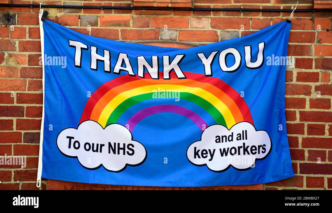 Messaggio di ringraziamento a NHS e ad altri operatori chiave durante la pandemia di Coronavirus (COVID-19), Haslemere, Surrey, Regno Unito. Foto Stock