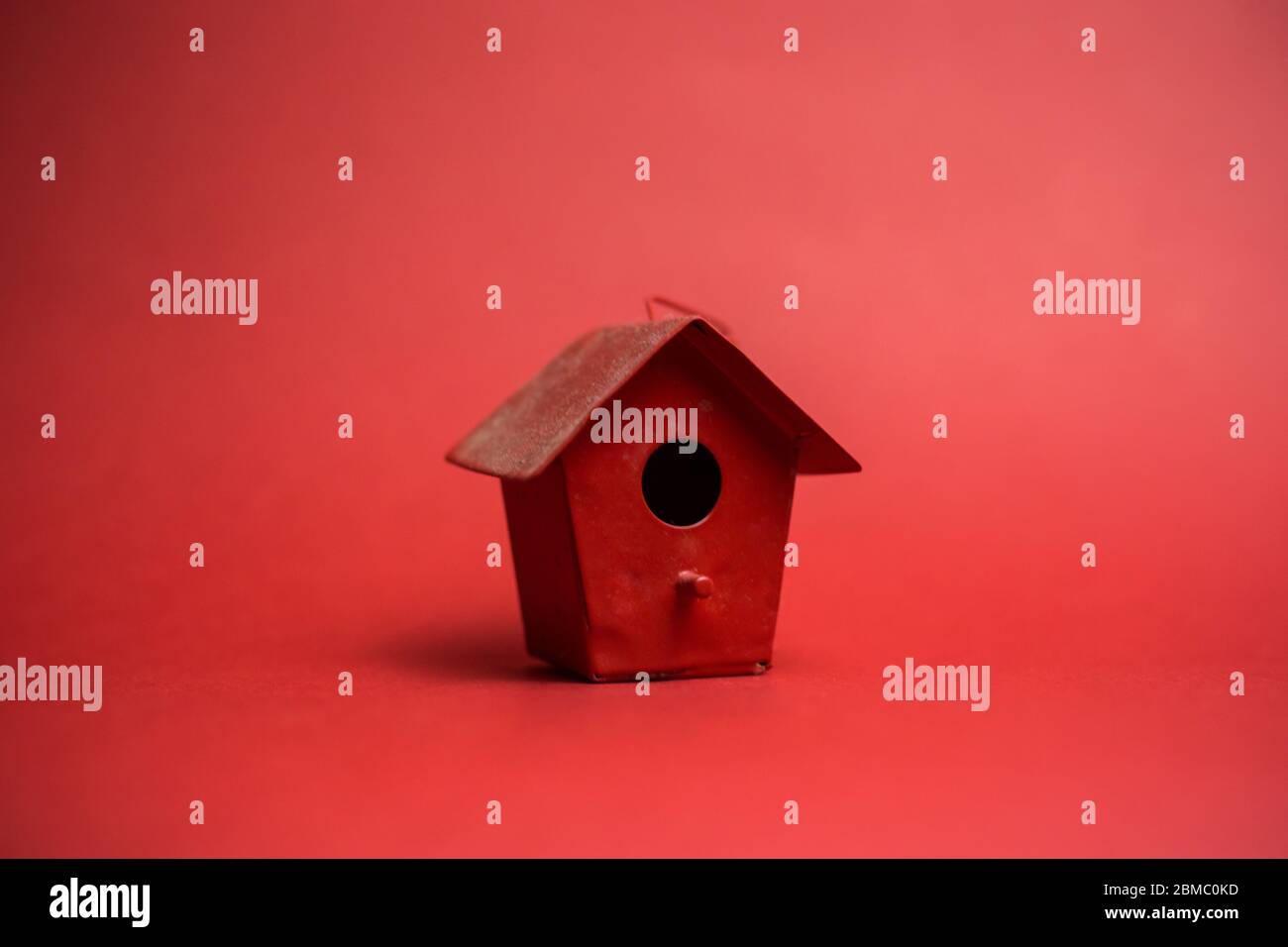 Mini casa rossa Foto Stock