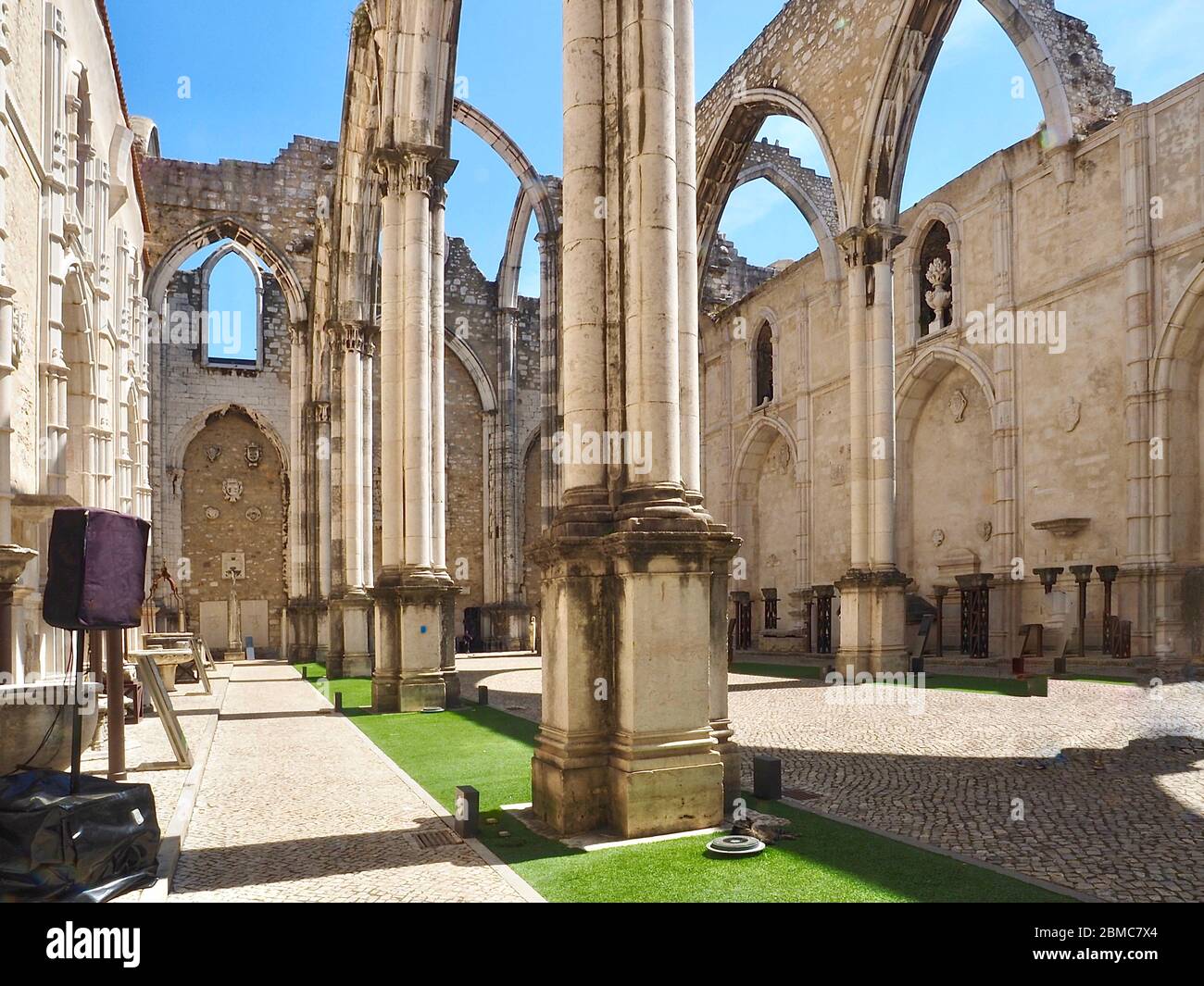 All'interno della chiesa e del convento di Carmo a Lisbona in Portogallo Foto Stock