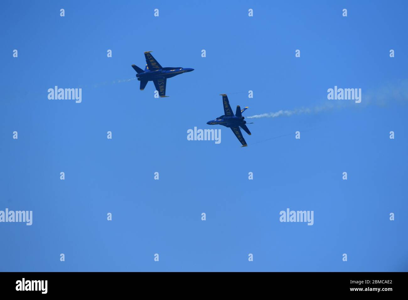 FORT LAUDERDALE, FL - 04 MAGGIO: Il team U.S. Navy Blue Angels si esibisce nel Ford Lauderdale Air Show il 4 maggio 2019 a Fort Lauderdale, Florida. Persone: Blue Angels Credit: Storms Media Group/Alamy Live News Foto Stock