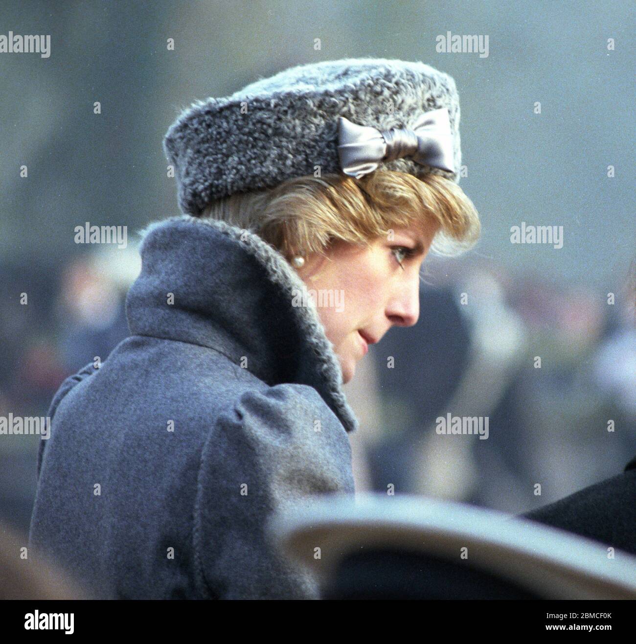 HRH Diana, Principessa del Galles, fa una visita reale al Parco di campagna di Hedge End, Hampshire, mercoledì 7 dicembre 1983 Foto Stock