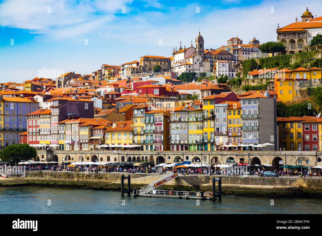 Porto, Portogallo, città vecchia e fiume Douro, visto dal ponte Dom Lusi Foto Stock