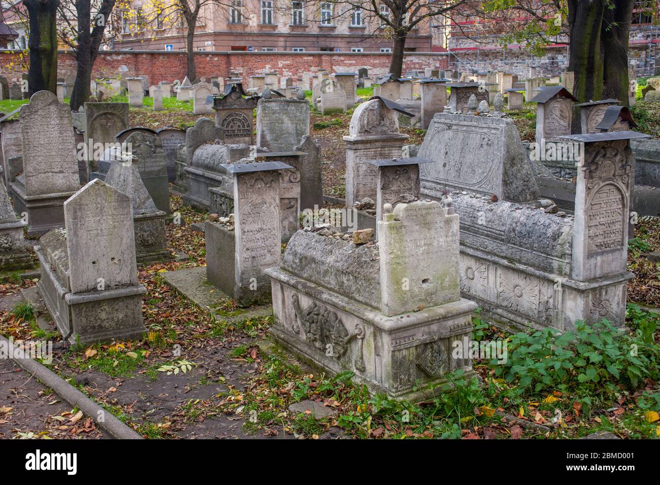 Il cimitero della sinagoga Remuh a Kazimierz, un quartiere ebraico e storico nella città vecchia di Cracovia, Polonia. Foto Stock
