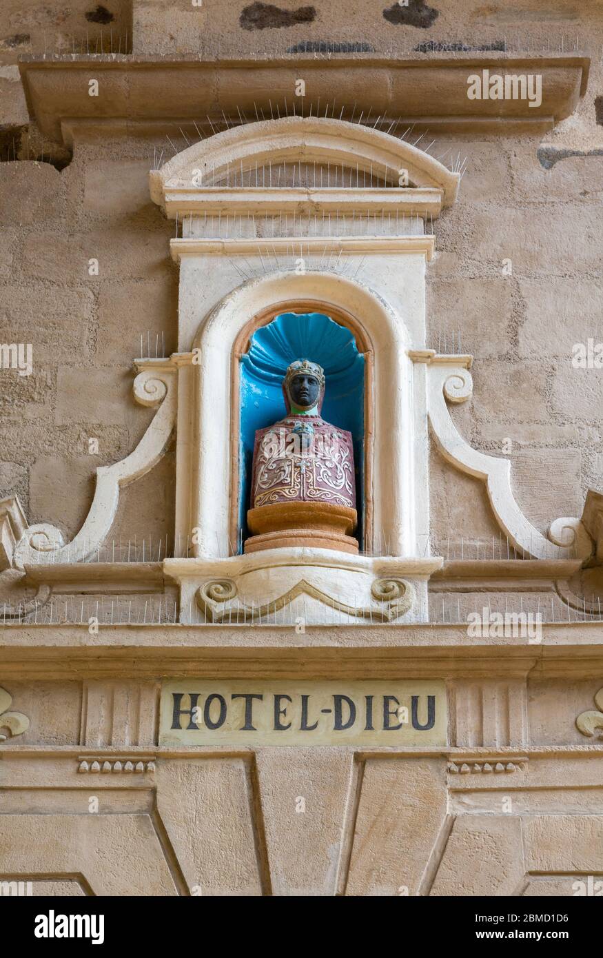 Francia, le Puy-en-Velay, Hotel-Dieu, esterni, statua della Vergine Nera Foto Stock