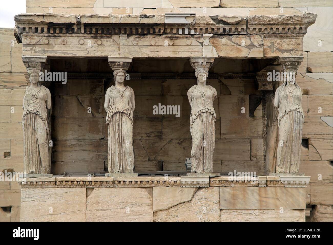 Ateny, Grecja, Akropol, Erechtejon, portyk z kariatydami; Acropoli di Atene; Erechtheion, Porch delle Cariatidi; Akropolis in Athen, Die Karyatiden Foto Stock