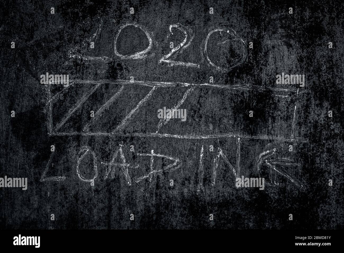 Cartello di caricamento Creative 2020 sulla parete marrone ruvida. Primo piano. Foto Stock