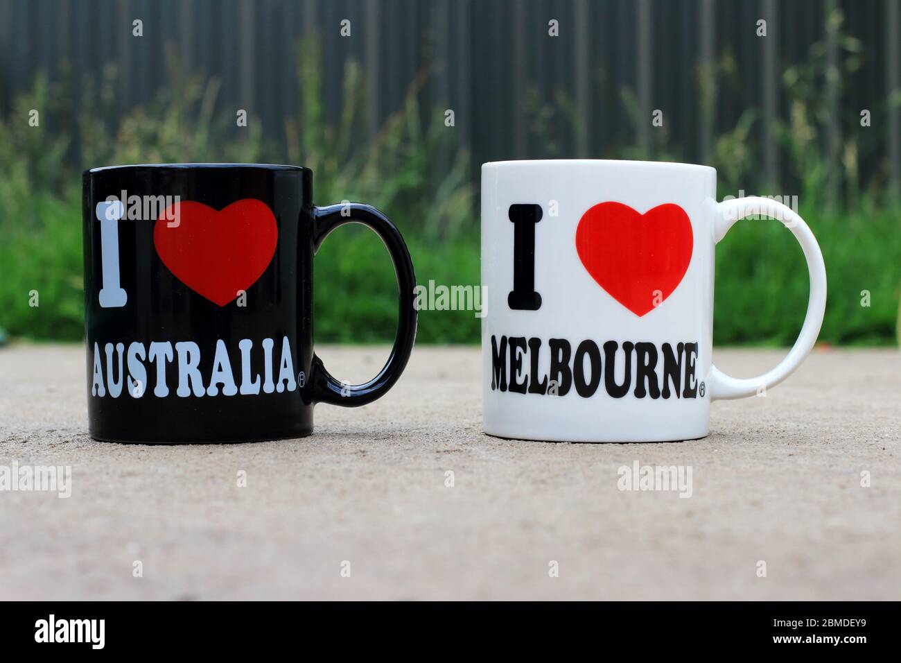 Primo piano di 'i Love Melbourne' e 'i love Australia' tazze Foto Stock