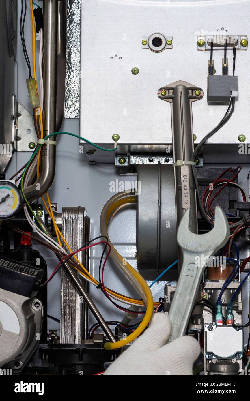 servizio di riparazione caldaie a gas, preparazione per il riscaldamento Foto Stock