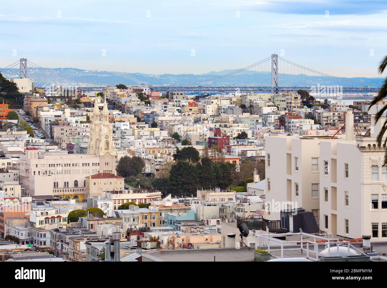 North Beach e san francisco-oakland Bay Bridge, San Francisco, California, Stati Uniti Foto Stock