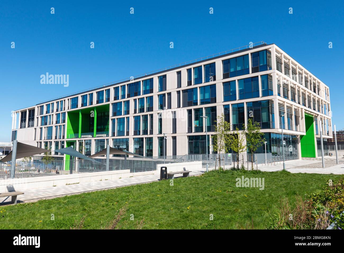 Nuovo edificio della Scuola superiore Boroughmuir vicino a Union Canal a Fountaubridge a Edimburgo, Scozia, Regno Unito Foto Stock