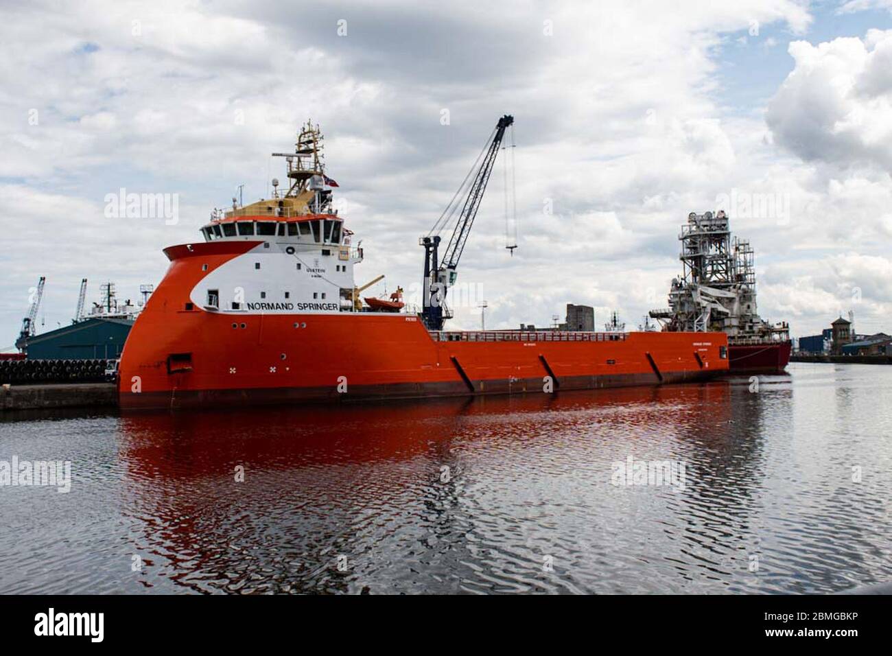 Nave da rimorchiatore/rifornimento offshore norvegese Norman Springer, ormeggiata a Leith Docks, Foto Stock