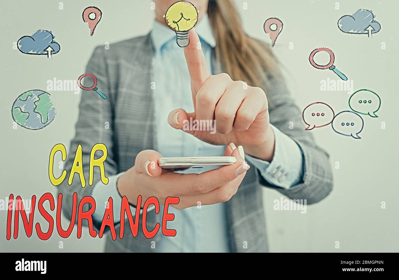 Nota scritta che mostra l'assicurazione auto. Concetto di business per la copertura degli incidenti Politica completa garanzia sui veicoli a motore Foto Stock