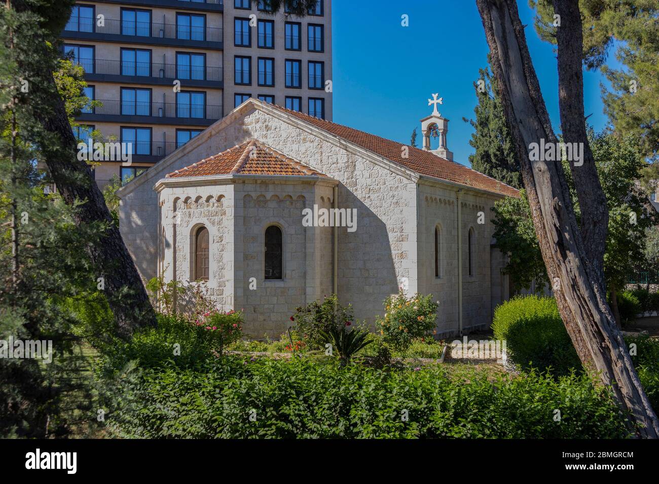 Gerusalemme, Israele - 5 maggio 2020: La chiesa armena accanto all'hotel Orient a Gerusalemme, Israele Foto Stock