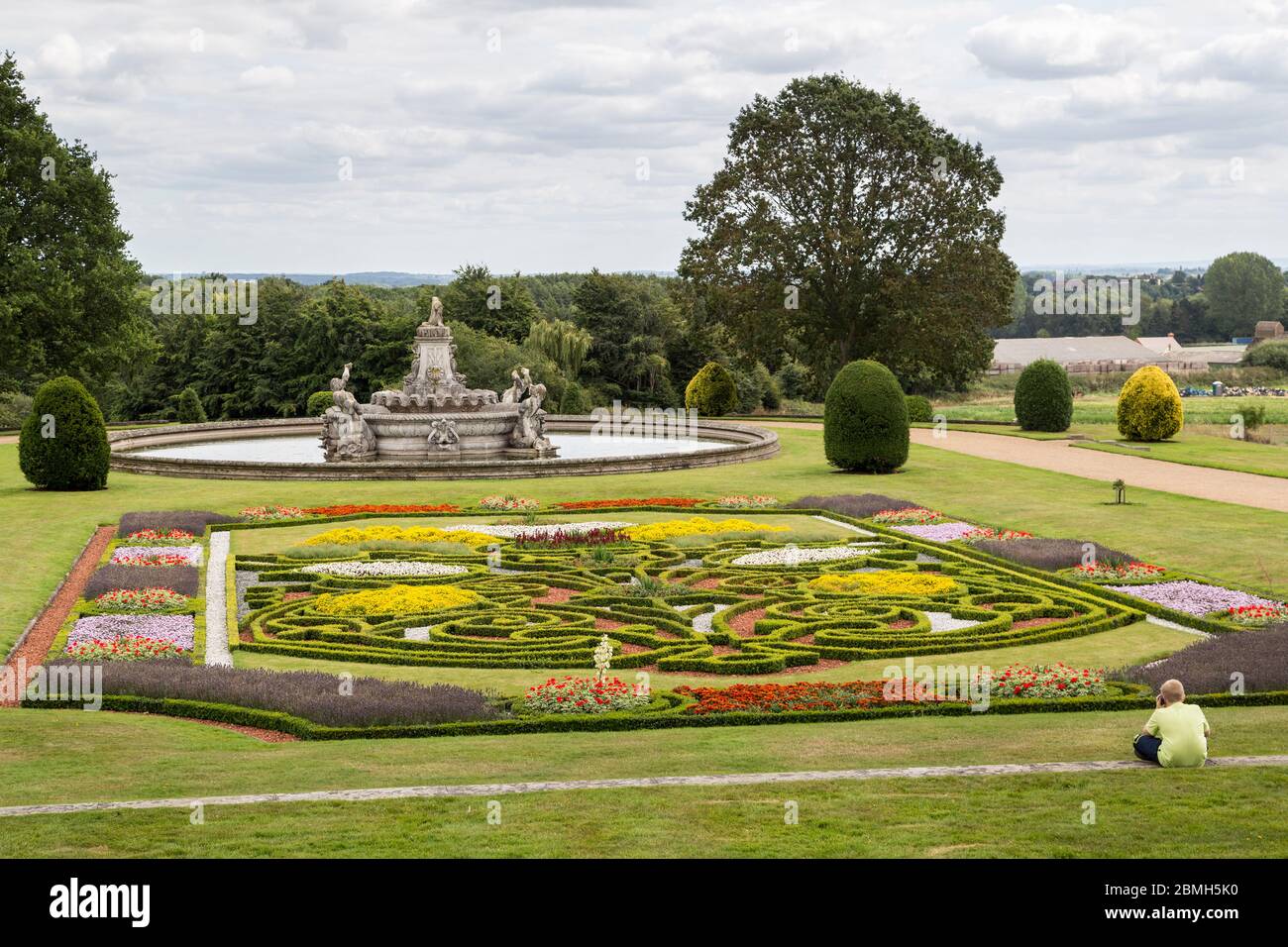 Giardini formali, Witley Court, Worcestershire, Inghilterra, Regno Unito Foto Stock